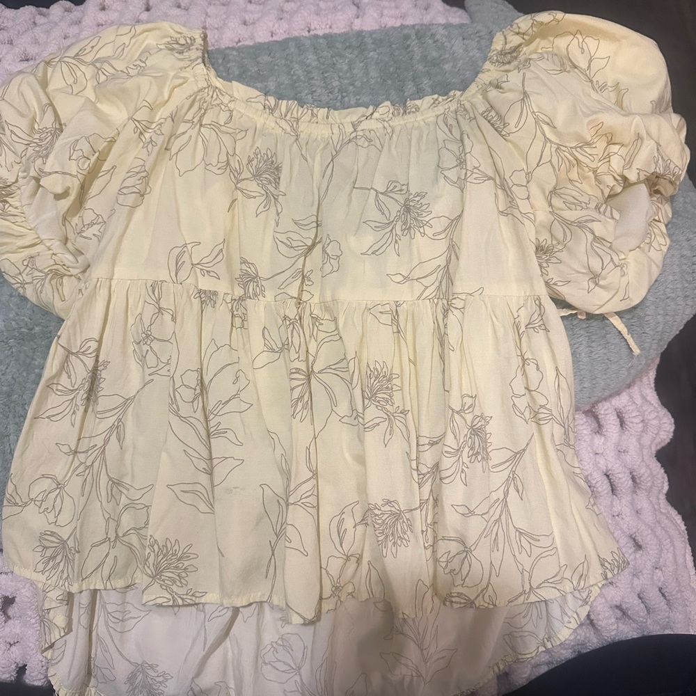 Blu Pepper Cream Floral Blouse